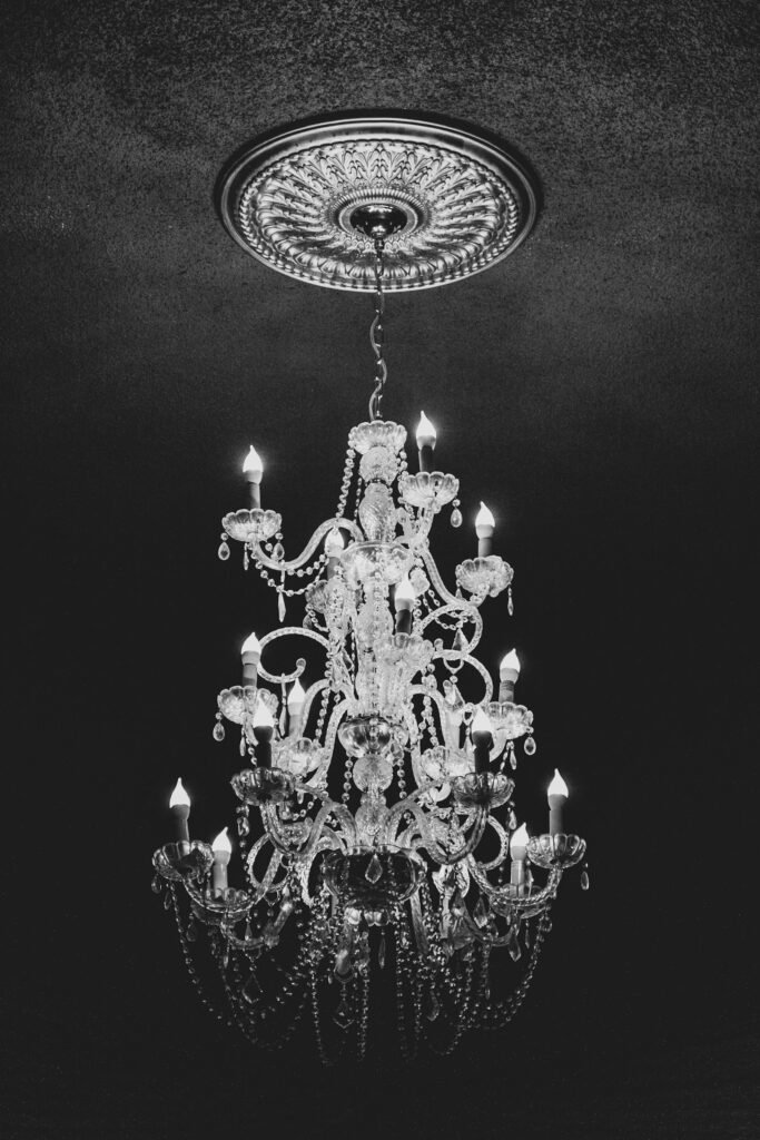 Aurelia 8-light crystal chandelier