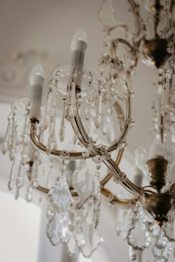 Aurelia 8-light crystal chandelier
